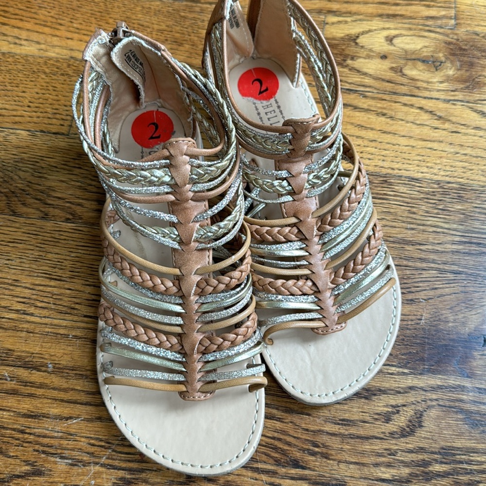 These size 2 girls gladiator sandals are basically brand new. Brown gold silver - Picture 3 of 4